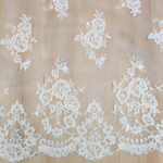 Crded lace with sequins - Image 2