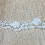 Cording triming with daizes off white - Image 2