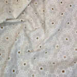 Cotton broderi off white