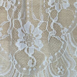 Chantilly type lace - Image 4