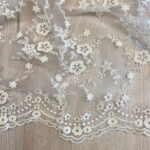 Lace classic off white