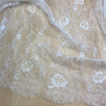 Lace chantille off white