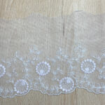 Triming chantille flower