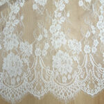 Lace chantille off white - Image 2