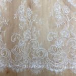 Lace chantille off white