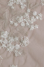 Embroided lace