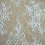 Lace chantille off white - Image 2