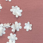 Motif flower off white