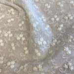 Muslin with embroidery ecru - Image 2