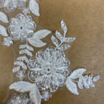 Motif in pairs with embroidery - Image 2