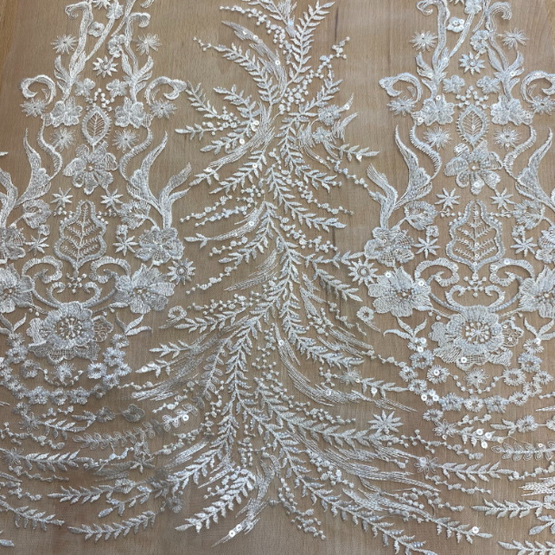 image00005 Embroided lace off white - Image 1