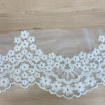 Τρέσα φαρδιά με τούλι