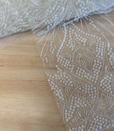 Δαντέλα γραμμική με χάντρες